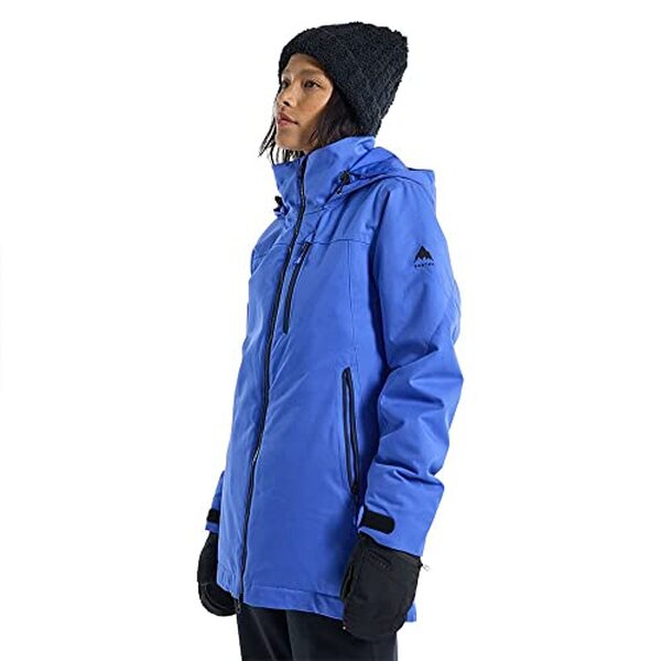 Découvrez notre test complet de la veste de snowboard Burton pour femme, modèle Lelah, en bleu amparo. Style, confort et performance pour la taille M : trouvez votre alliée idéale sur les pistes.