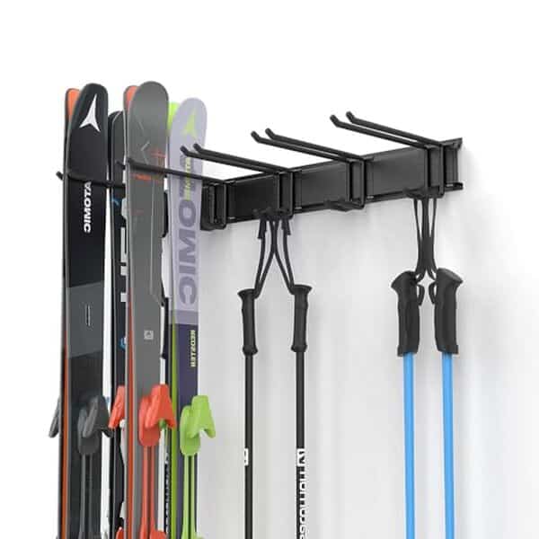 Découvrez l'efficacité et la robustesse du porte-skis mural Ultrawall conçu pour accueillir 10 paires. Profitez d'un rangement sécurisé et pratique pour vos équipements de ski.
