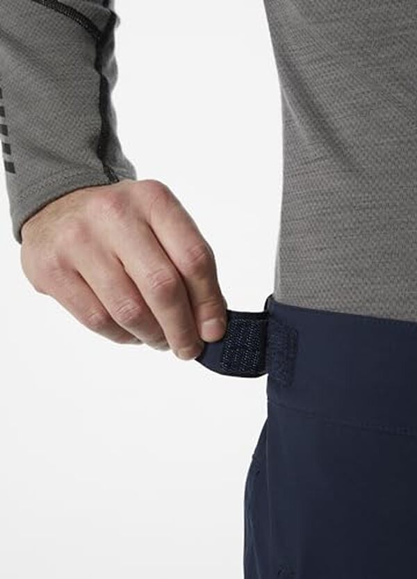 Découvrez notre avis sur le pantalon de ski Helly Hansen Legendary Insulated : performance, confort et innovation au rendez-vous pour vos aventures en montagne