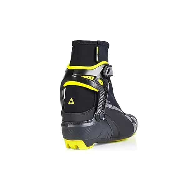 Découvrez notre test complet des chaussures de ski de fond Fischer RC5 Skate 43 : analyse de la performance, du confort et de la durabilité. Partez à la découverte du meilleur choix pour vos sessions sportives hivernales.