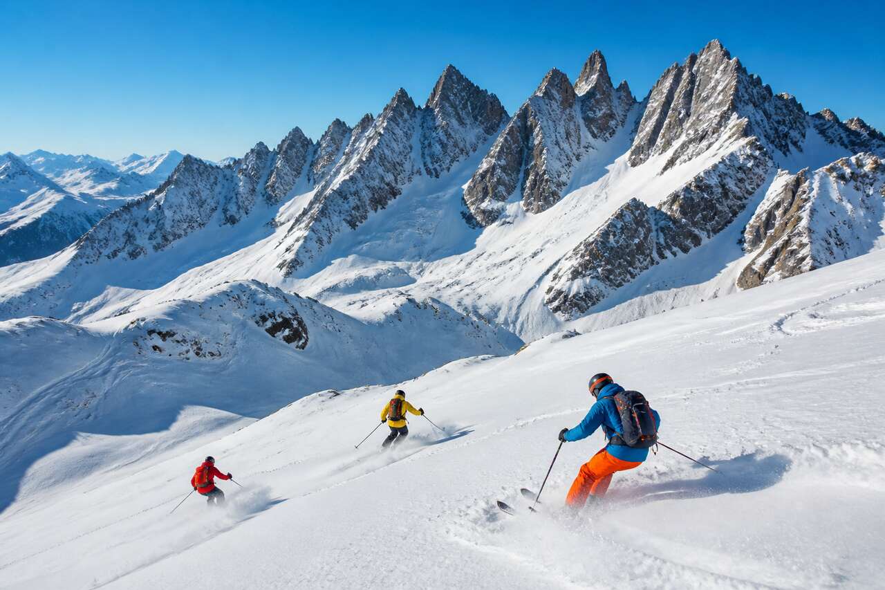 Traversée des aiguilles rouges à ski : guide et conseils